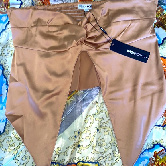 NWT 🔥🔥FASHION NOVA STRAPLESS SATIN BOHO LOOK TUBE TOP - TAUPE SIZE XL - Picture 2 of 8